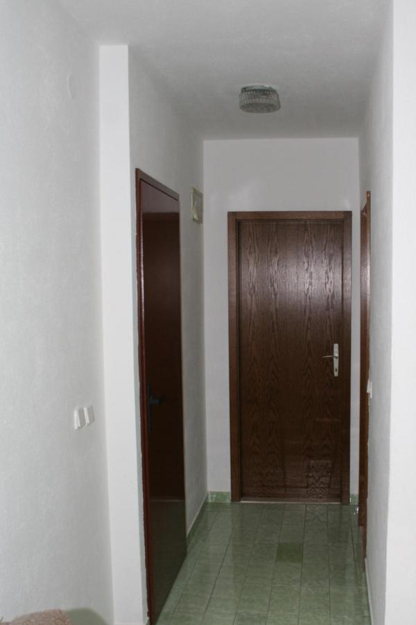 Apartments With A Parking Space Sutivan, Brac - 752 Exterior photo