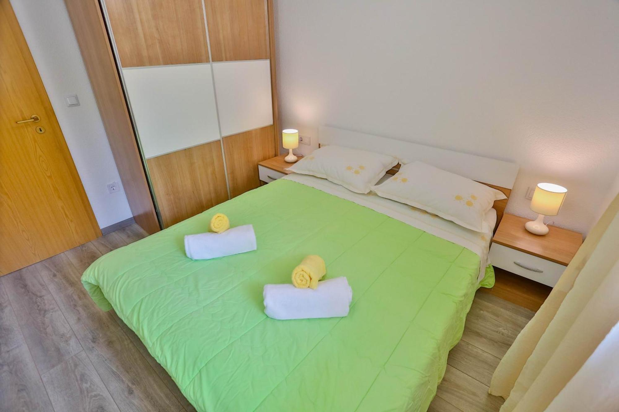Apartments With A Parking Space Sutivan, Brac - 752 Room photo